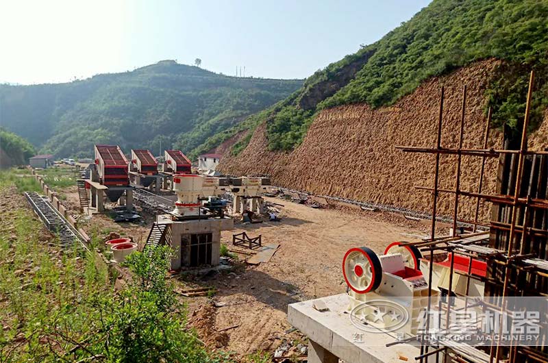 設(shè)備地基兩手抓，不誤生產(chǎn)緊掙錢