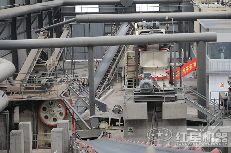 單杠圓錐破碎機現(xiàn)場 單杠圓錐破碎機現(xiàn)場