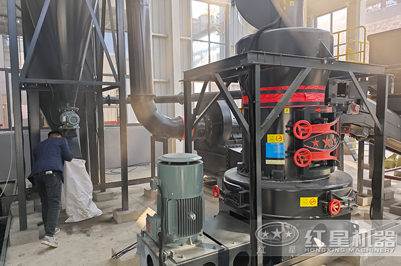 超細立式磨粉機試機現(xiàn)場