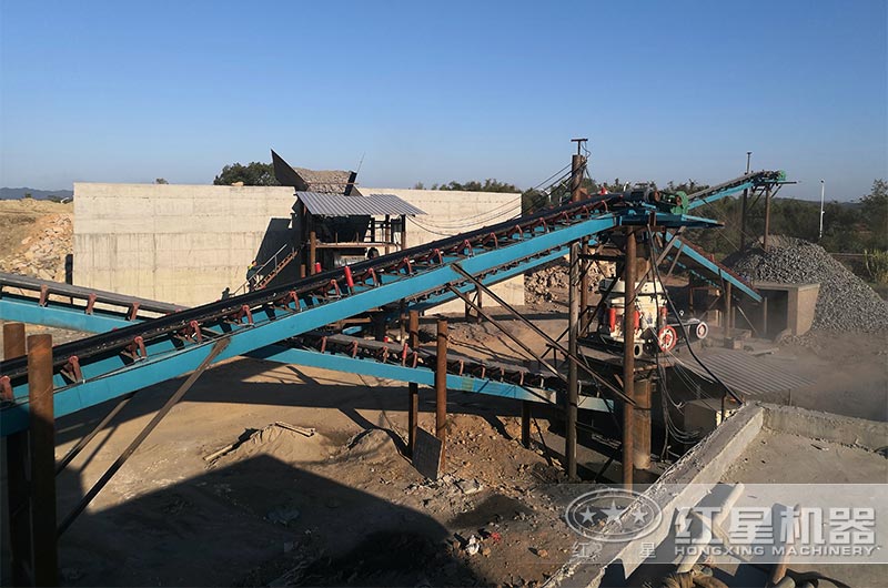 花崗巖碎石制沙現(xiàn)場二 花崗巖碎石制沙現(xiàn)場二